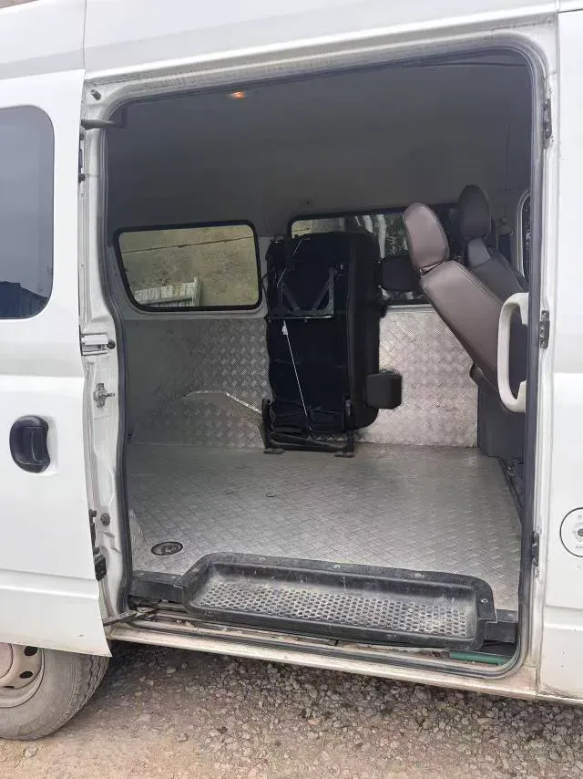 2023 MAXUS XinTu V80 2.0T 127HP L4 6MT,autocango,china used car exporter,china ev exporter,chinese used car exporter,chinese used ev exporter