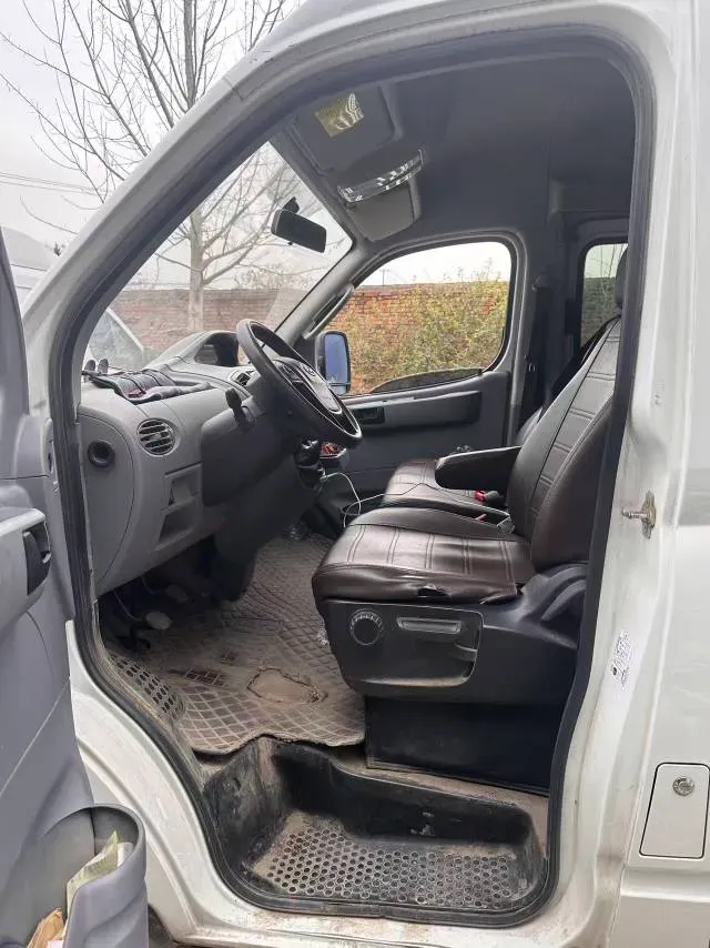 2023 MAXUS XinTu V80 2.0T 127HP L4 6MT,autocango,china used car exporter,china ev exporter,chinese used car exporter,chinese used ev exporter