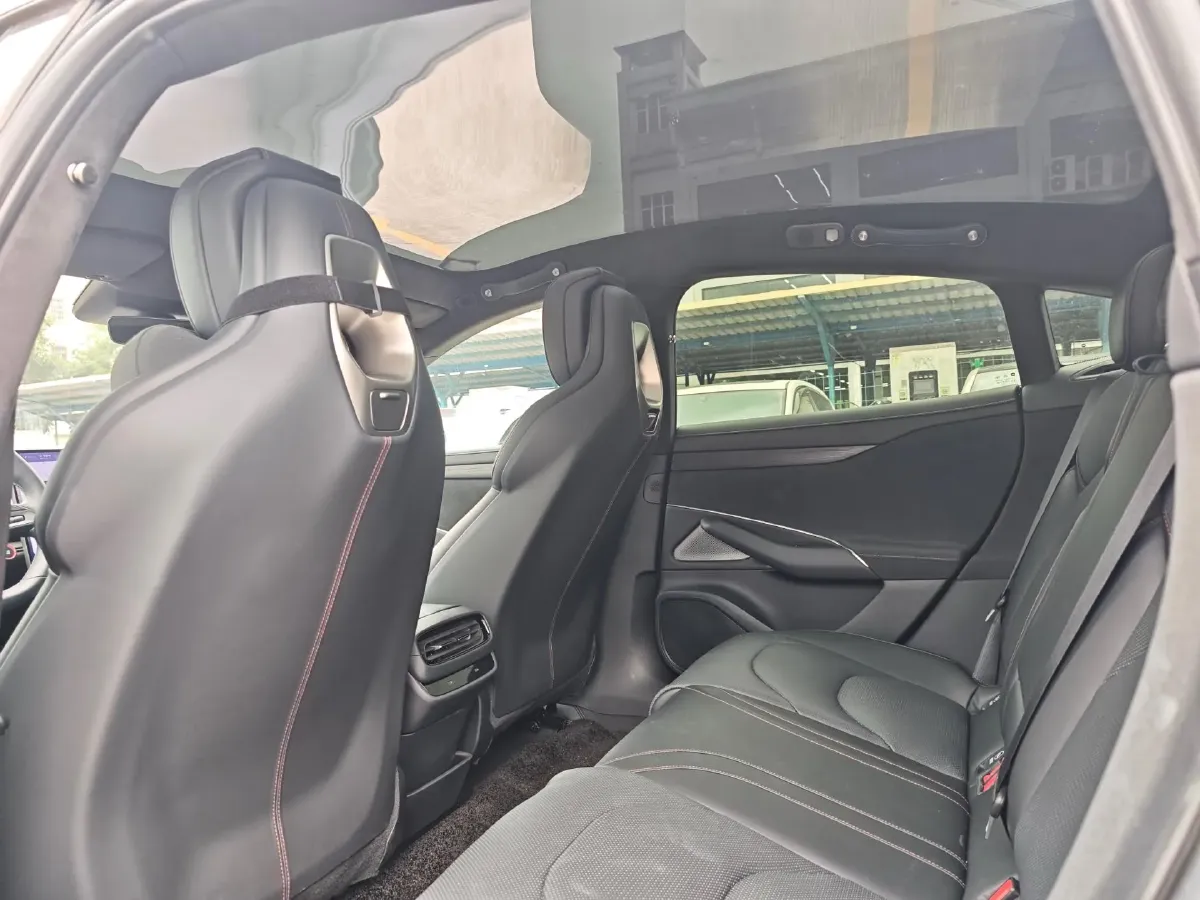 2024 MI SU7 BEV 101KWH,autocango,china used car exporter,china ev exporter,chinese used car exporter,chinese used ev exporter