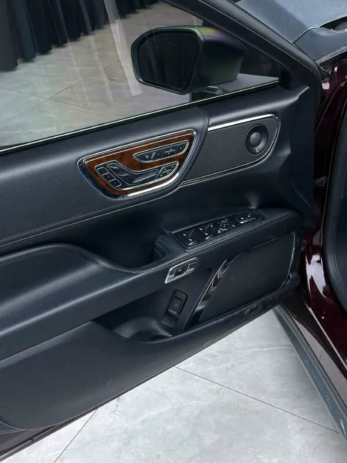 2018 Lincoln Continental 2.0T 261HP L4 6AT,autocango,china used car exporter,china ev exporter,chinese used car exporter,chinese used ev exporter