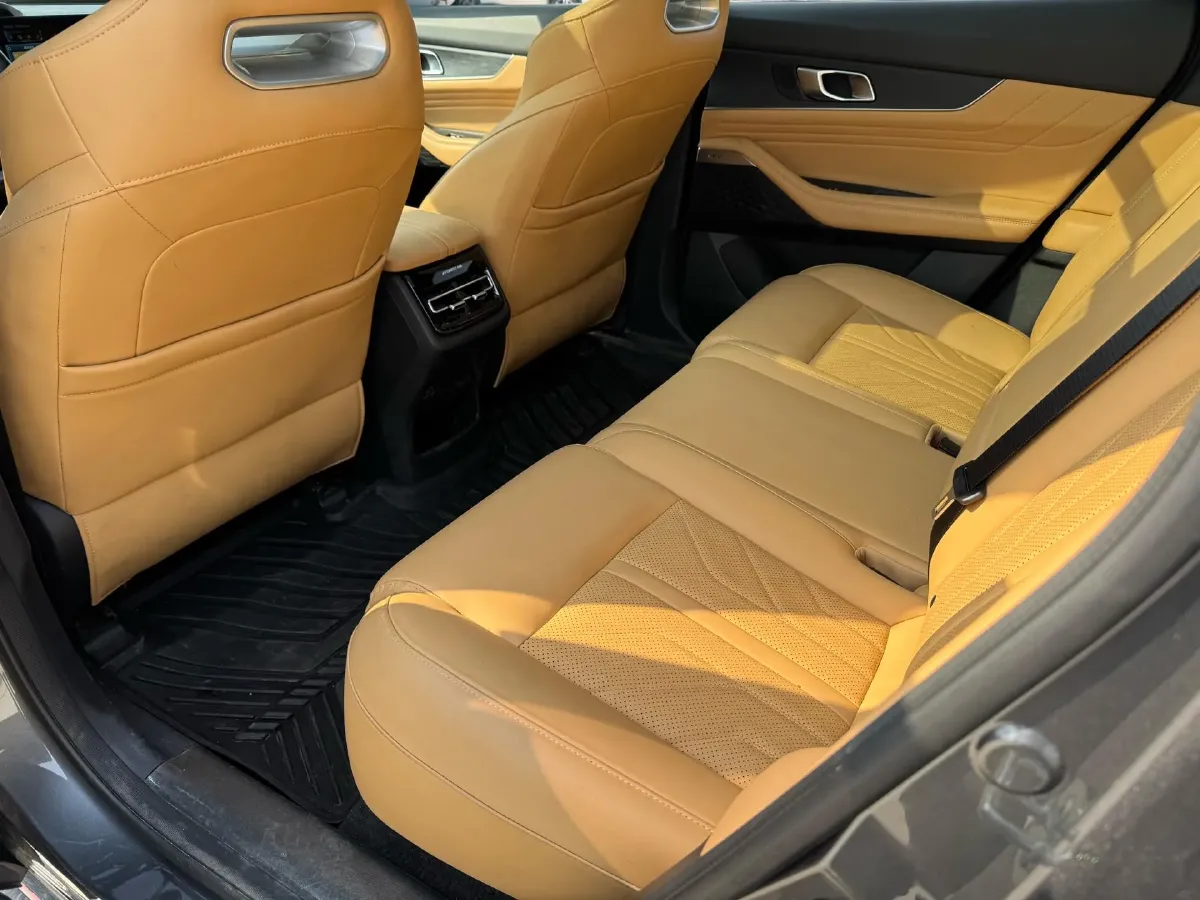 2023 ChangAn UNI-K 2.0T 233HP L4 8AT,autocango,china used car exporter,china ev exporter,chinese used car exporter,chinese used ev exporter