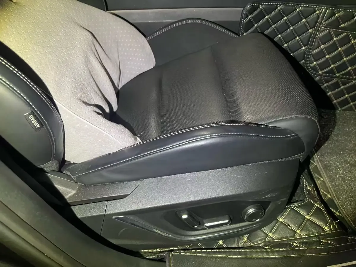 2022 LYNK&CO 03 1.5T 180HP L3 7DCT,autocango,china used car exporter,china ev exporter,chinese used car exporter,chinese used ev exporter