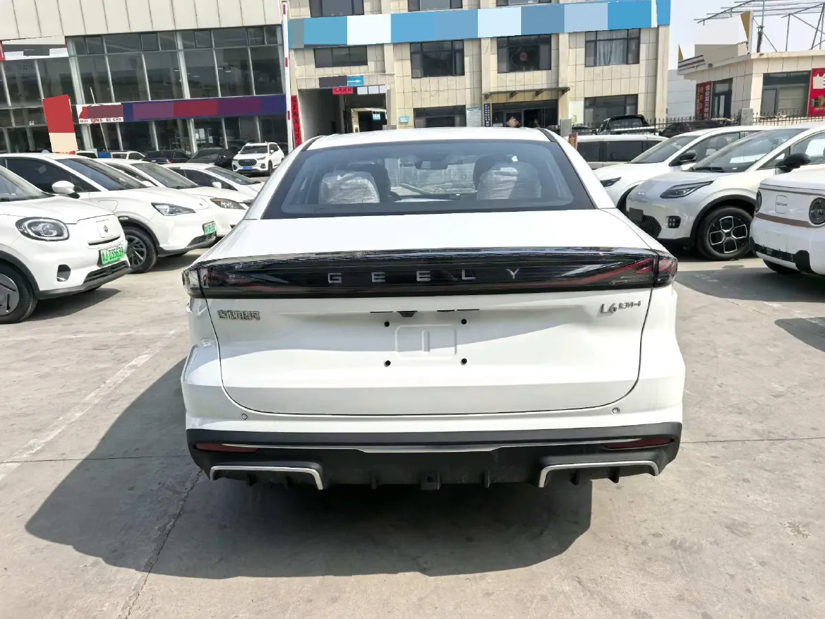 2025 Geely Galaxy L6 1.5L 112HP L4 1DHT PHEV 19.09KWH,autocango,china used car exporter,china ev exporter,chinese used car exporter,chinese used ev exporter