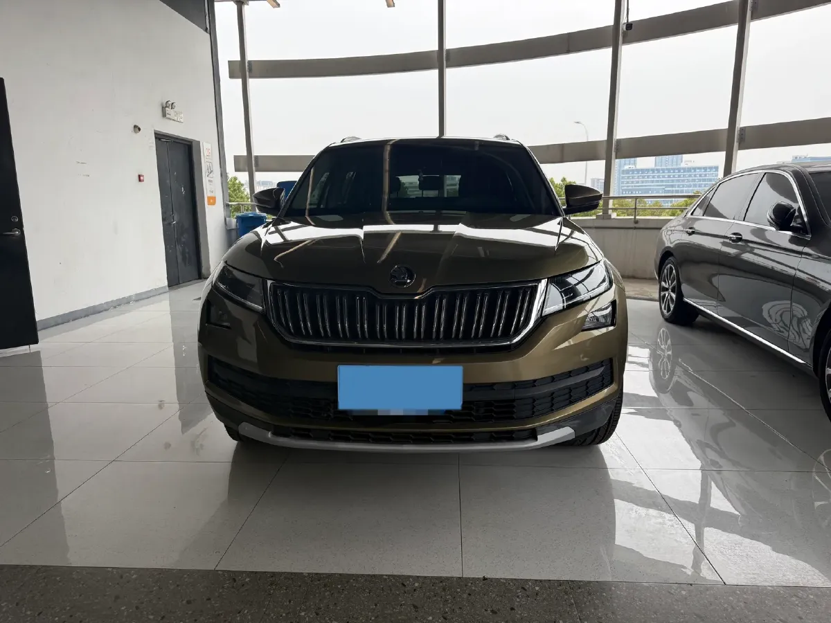 2018 Skoda Kodiak 2.0T 186HP L4 7DCT,autocango,china used car exporter,china ev exporter,chinese used car exporter,chinese used ev exporter