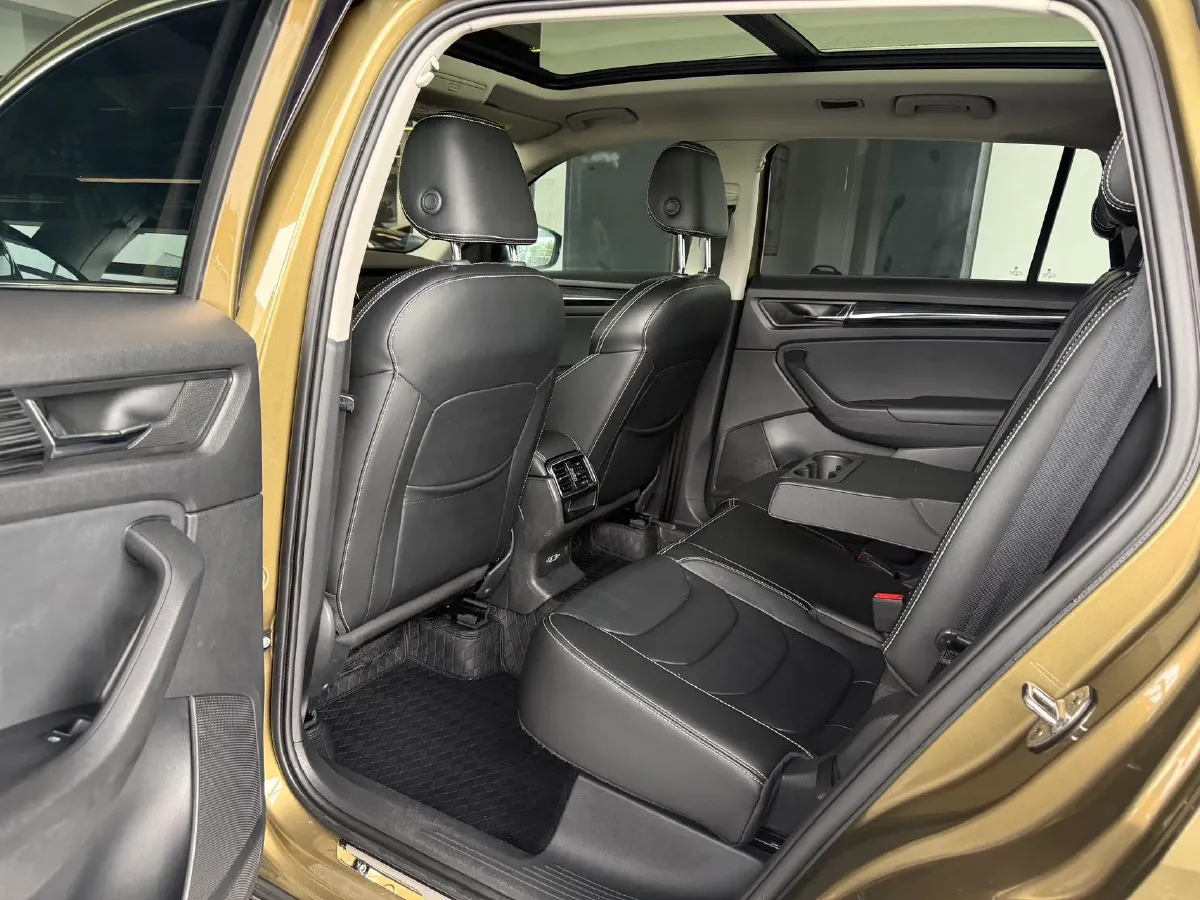 2018 Skoda Kodiak 2.0T 186HP L4 7DCT,autocango,china used car exporter,china ev exporter,chinese used car exporter,chinese used ev exporter