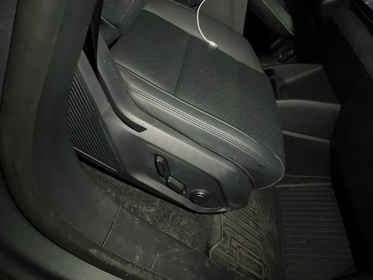 2023 Honda CR-V 2.0L 150HP L4 E-CVT PHEV 17.7KWH,autocango,china used car exporter,china ev exporter,chinese used car exporter,chinese used ev exporter