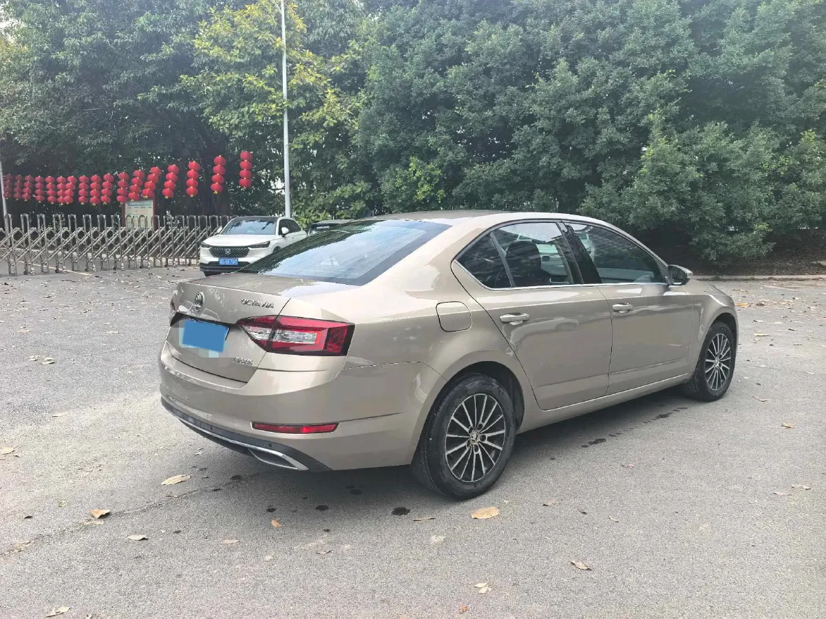 2018 Skoda Octavia 1.6L 110HP L4 6AT,autocango,china used car exporter,china ev exporter,chinese used car exporter,chinese used ev exporter