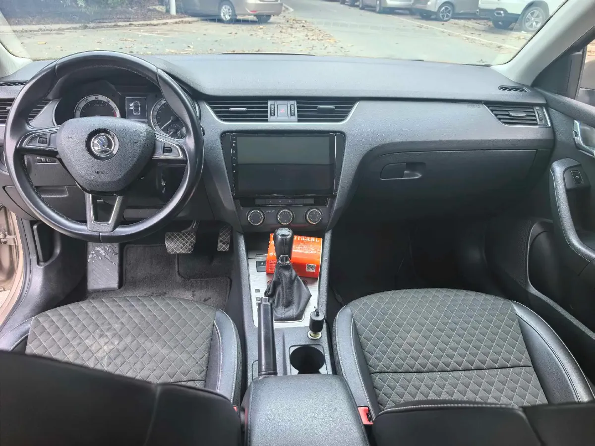 2018 Skoda Octavia 1.6L 110HP L4 6AT,autocango,china used car exporter,china ev exporter,chinese used car exporter,chinese used ev exporter