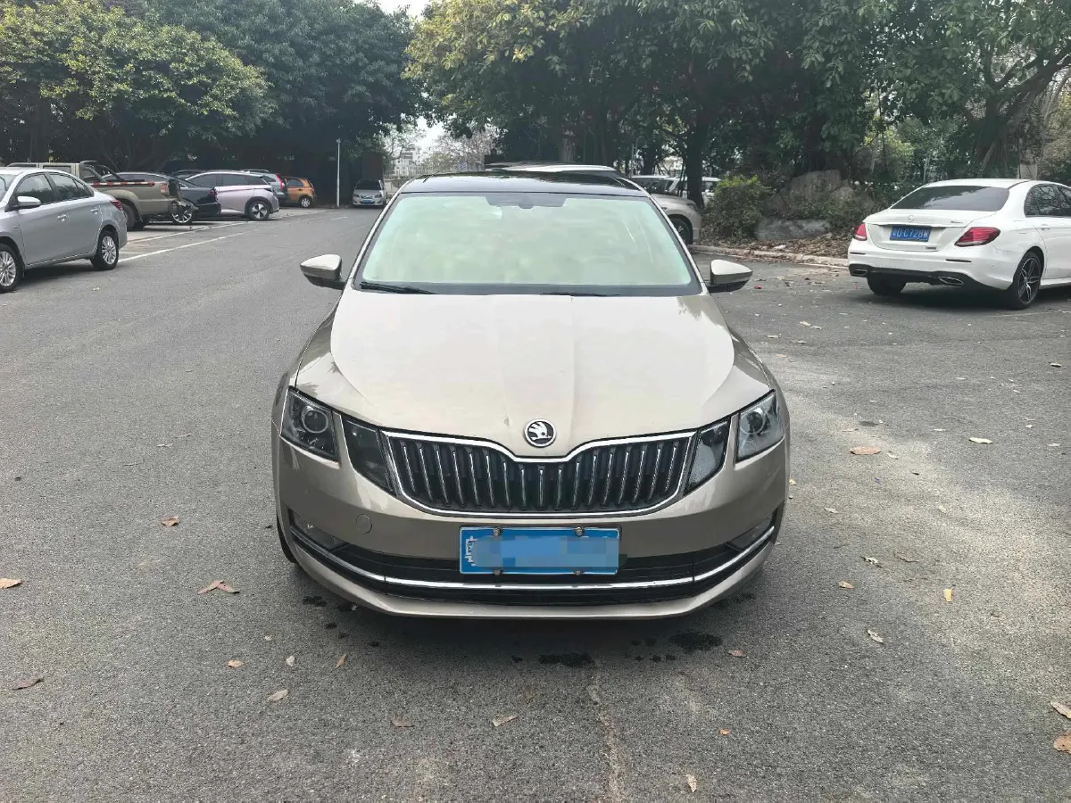 2018 Skoda Octavia 1.6L 110HP L4 6AT,autocango,china used car exporter,china ev exporter,chinese used car exporter,chinese used ev exporter
