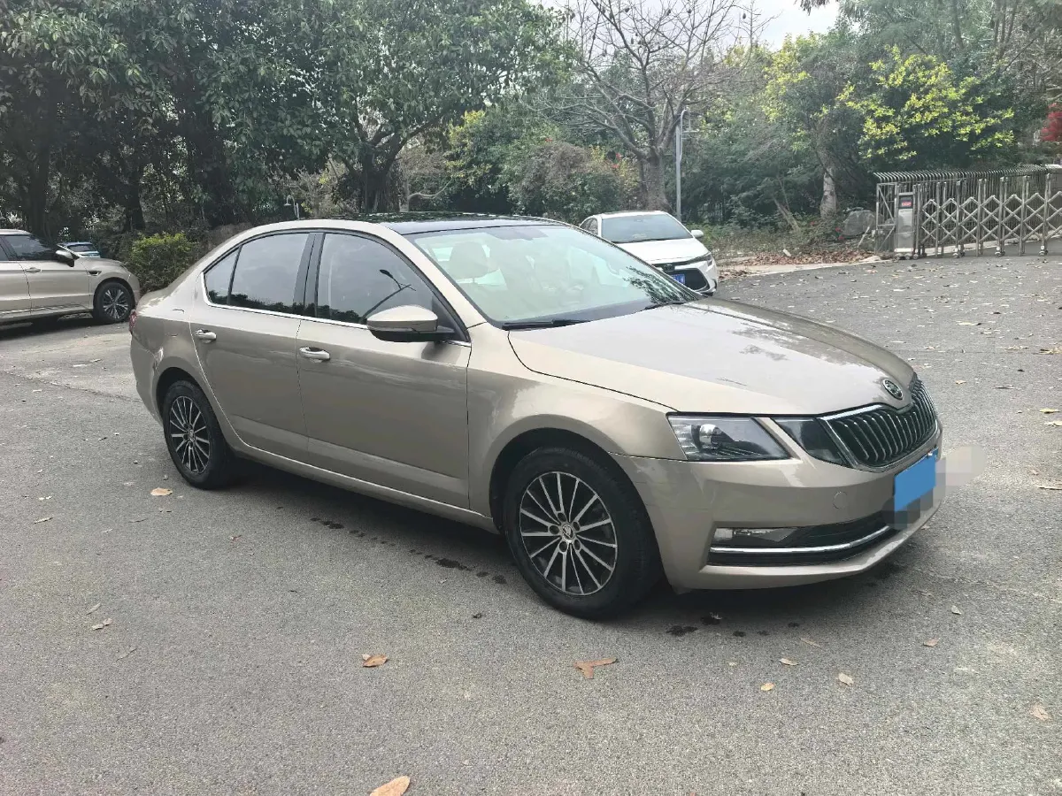 2018 Skoda Octavia 1.6L 110HP L4 6AT,autocango,china used car exporter,china ev exporter,chinese used car exporter,chinese used ev exporter