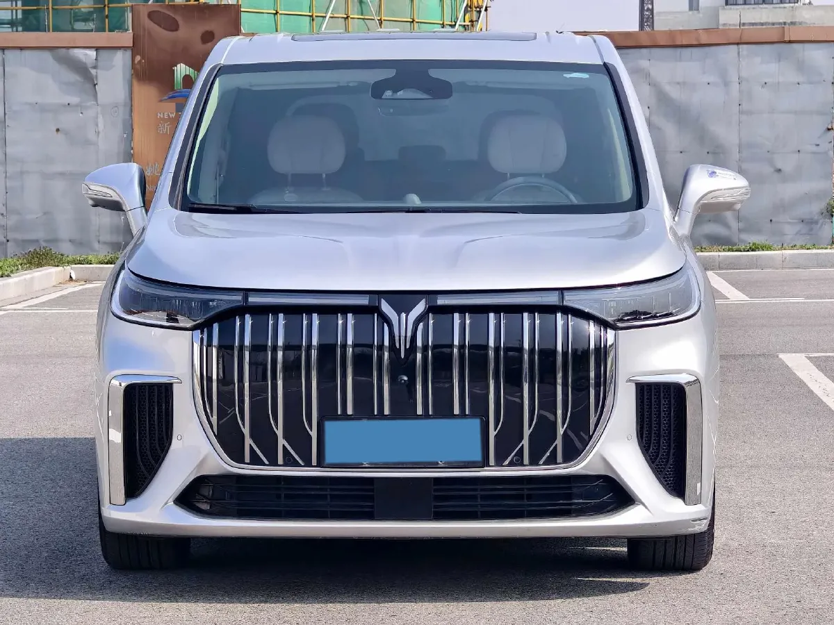 2022 Voyah Dream BEV 82KWH,autocango,china used car exporter,china ev exporter,chinese used car exporter,chinese used ev exporter