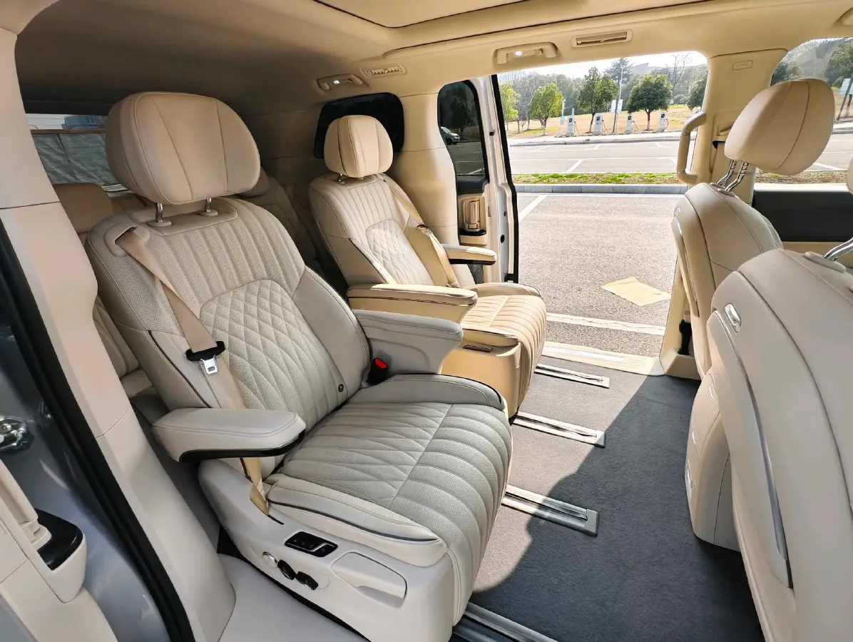 2022 Voyah Dream BEV 82KWH,autocango,china used car exporter,china ev exporter,chinese used car exporter,chinese used ev exporter