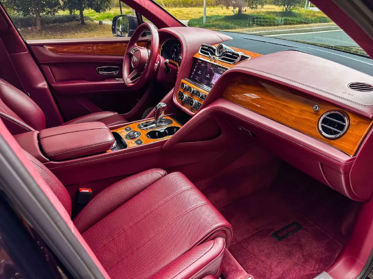 2021 Bentley Bentayga 4.0T 550HP V8 8AT,autocango,china used car exporter,china ev exporter,chinese used car exporter,chinese used ev exporter