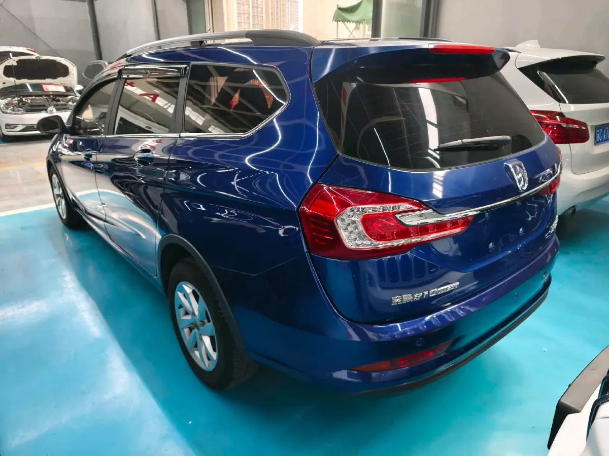 2017 BaoJun 310W 1.5L 112HP L4 6MT,autocango,china used car exporter,china ev exporter,chinese used car exporter,chinese used ev exporter