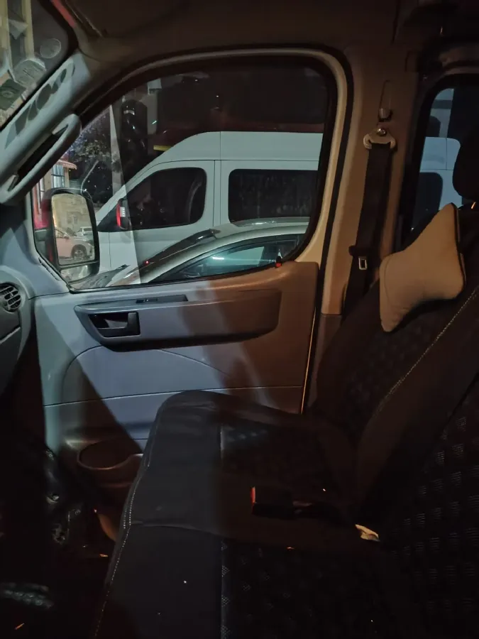 2018 MAXUS XinTu V80 2.5T 136HP L4 6MT,autocango,china used car exporter,china ev exporter,chinese used car exporter,chinese used ev exporter