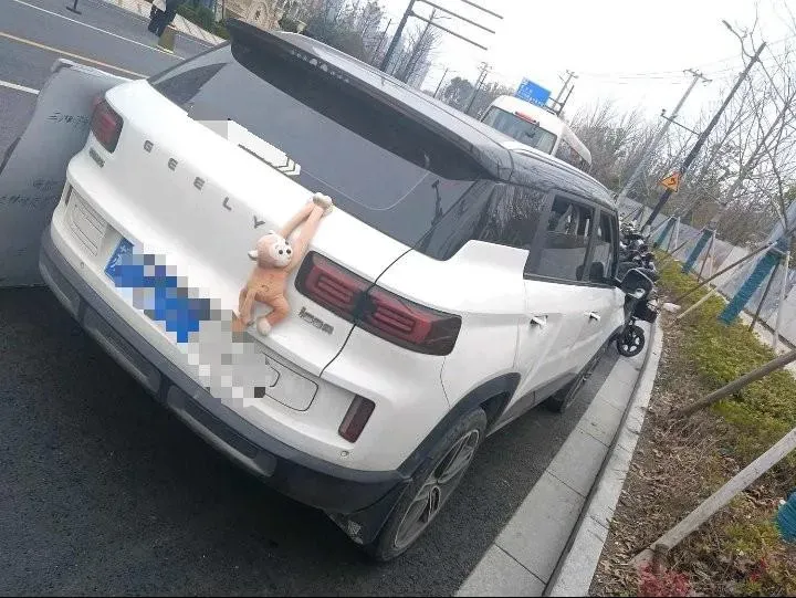 2020 Geely ICON 1.5T 177HP L3 7DCT,autocango,china used car exporter,china ev exporter,chinese used car exporter,chinese used ev exporter