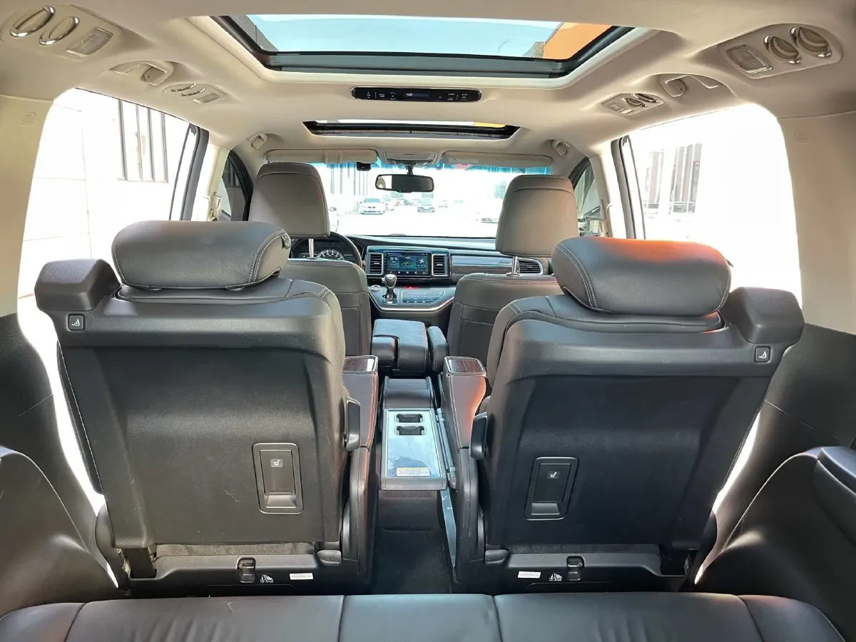 2022 Audi Q5L 2.0T 190HP L4 7DCT,autocango,china used car exporter,china ev exporter,chinese used car exporter,chinese used ev exporter