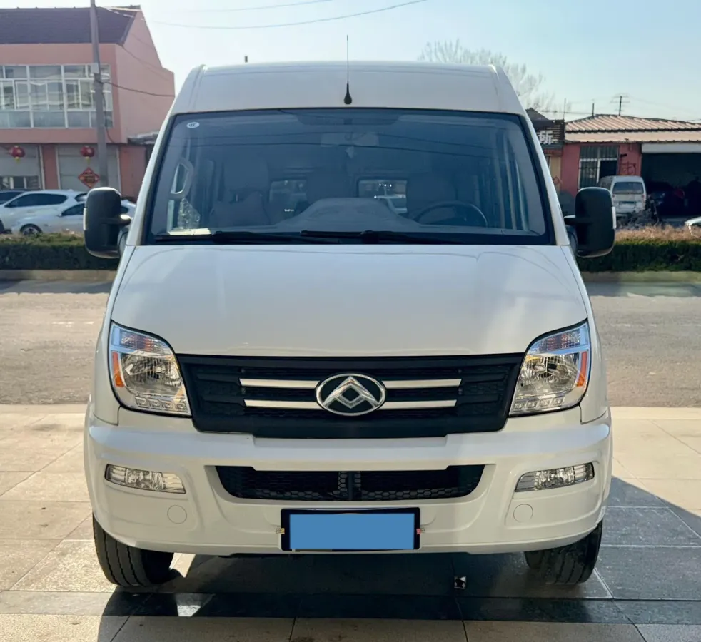 2023 MAXUS XinTu V80 2.0T 127HP L4 6MT,autocango,china used car exporter,china ev exporter,chinese used car exporter,chinese used ev exporter