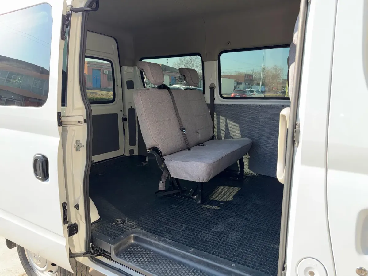 2023 MAXUS XinTu V80 2.0T 127HP L4 6MT,autocango,china used car exporter,china ev exporter,chinese used car exporter,chinese used ev exporter