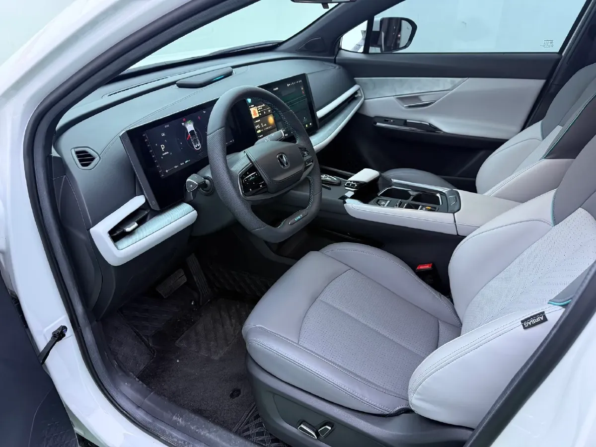 2023 ChangAn UNI-T 1.5T 188HP L4 7DCT,autocango,china used car exporter,china ev exporter,chinese used car exporter,chinese used ev exporter