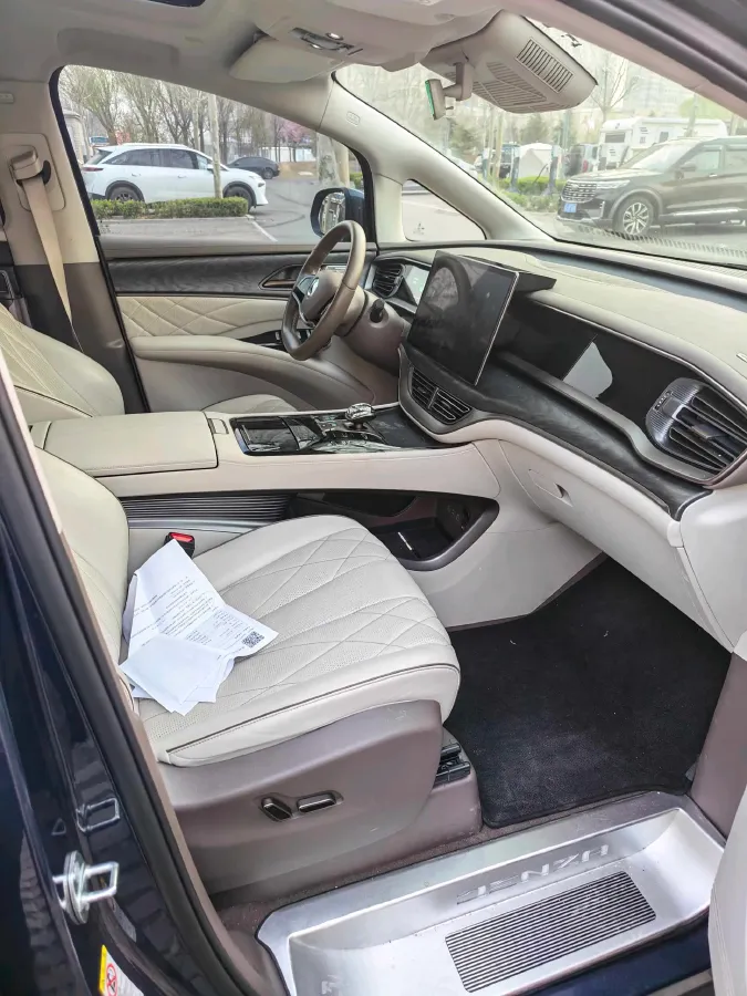 2022 HongQi HS7 3.0T 337HP V6 8AT,autocango,china used car exporter,china ev exporter,chinese used car exporter,chinese used ev exporter