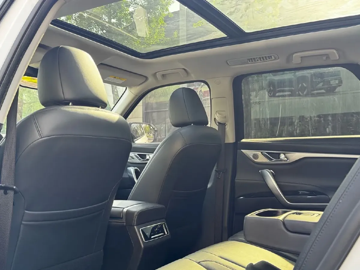 2021 ChangAn CS95 2.0T 233HP L4 6AT,autocango,china used car exporter,china ev exporter,chinese used car exporter,chinese used ev exporter