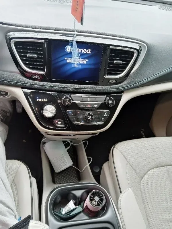 2018 Chrysler Pacifica 3.6L 245HP V6 E-CVT PHEV 16KWH,autocango,china used car exporter,china ev exporter,chinese used car exporter,chinese used ev exporter