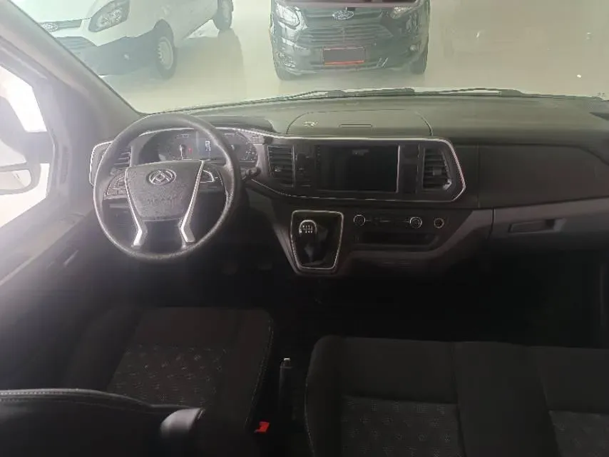 2024 MAXUS XinTu V80 2.0T 126HP L4 6MT,autocango,china used car exporter,china ev exporter,chinese used car exporter,chinese used ev exporter