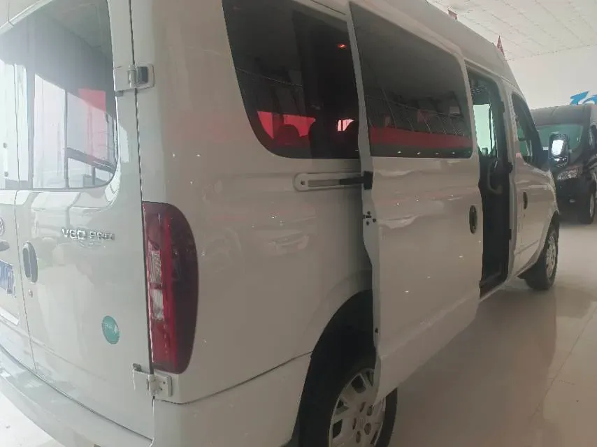 2024 MAXUS XinTu V80 2.0T 126HP L4 6MT,autocango,china used car exporter,china ev exporter,chinese used car exporter,chinese used ev exporter