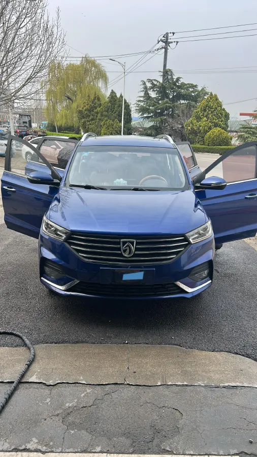 2018 BaoJun 360 1.5L 112HP L4 6MT,autocango,china used car exporter,china ev exporter,chinese used car exporter,chinese used ev exporter