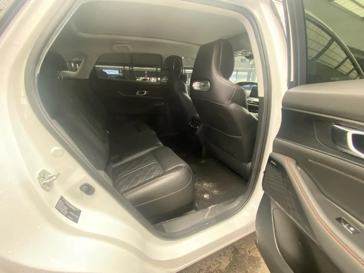 2021 ChangAn UNI-K 2.0T 233HP L4 8AT,autocango,china used car exporter,china ev exporter,chinese used car exporter,chinese used ev exporter