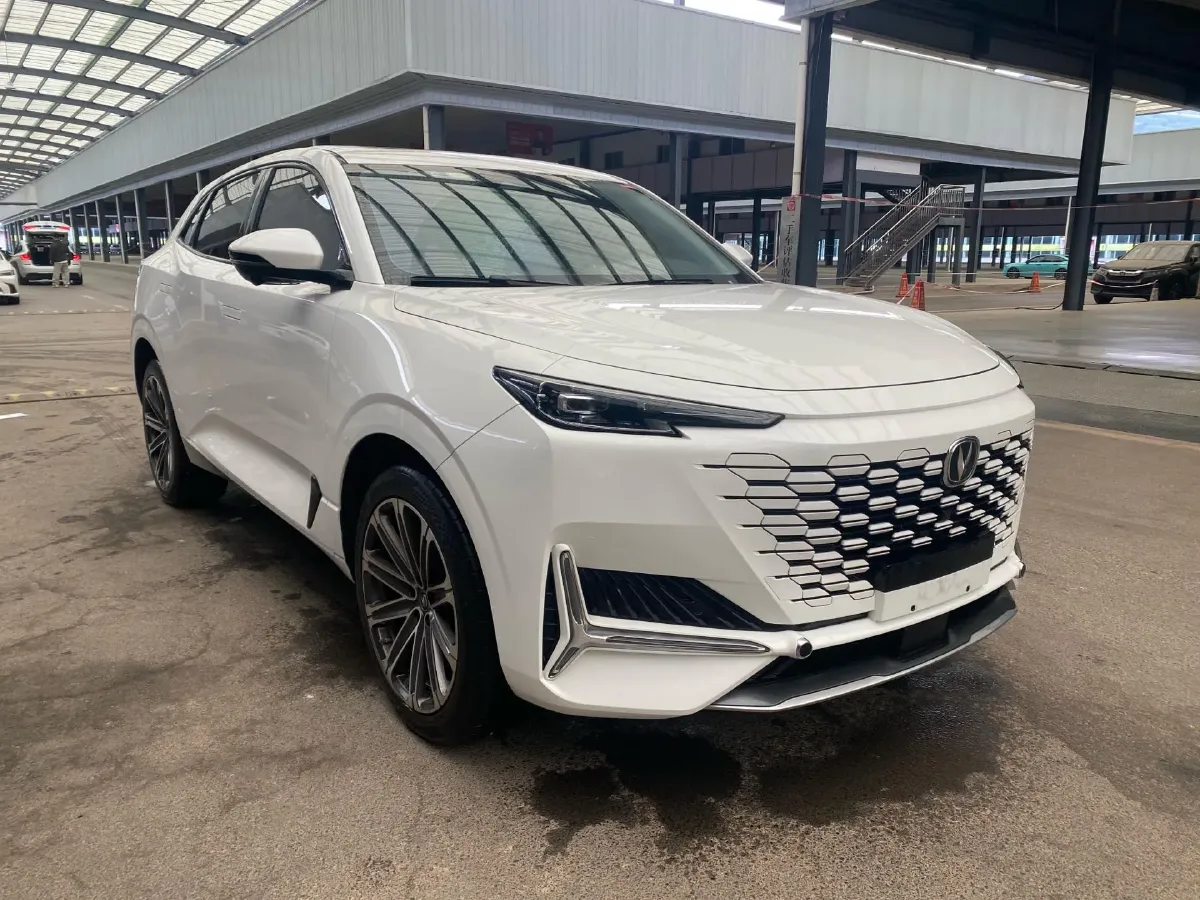 2021 ChangAn UNI-K 2.0T 233HP L4 8AT,autocango,china used car exporter,china ev exporter,chinese used car exporter,chinese used ev exporter