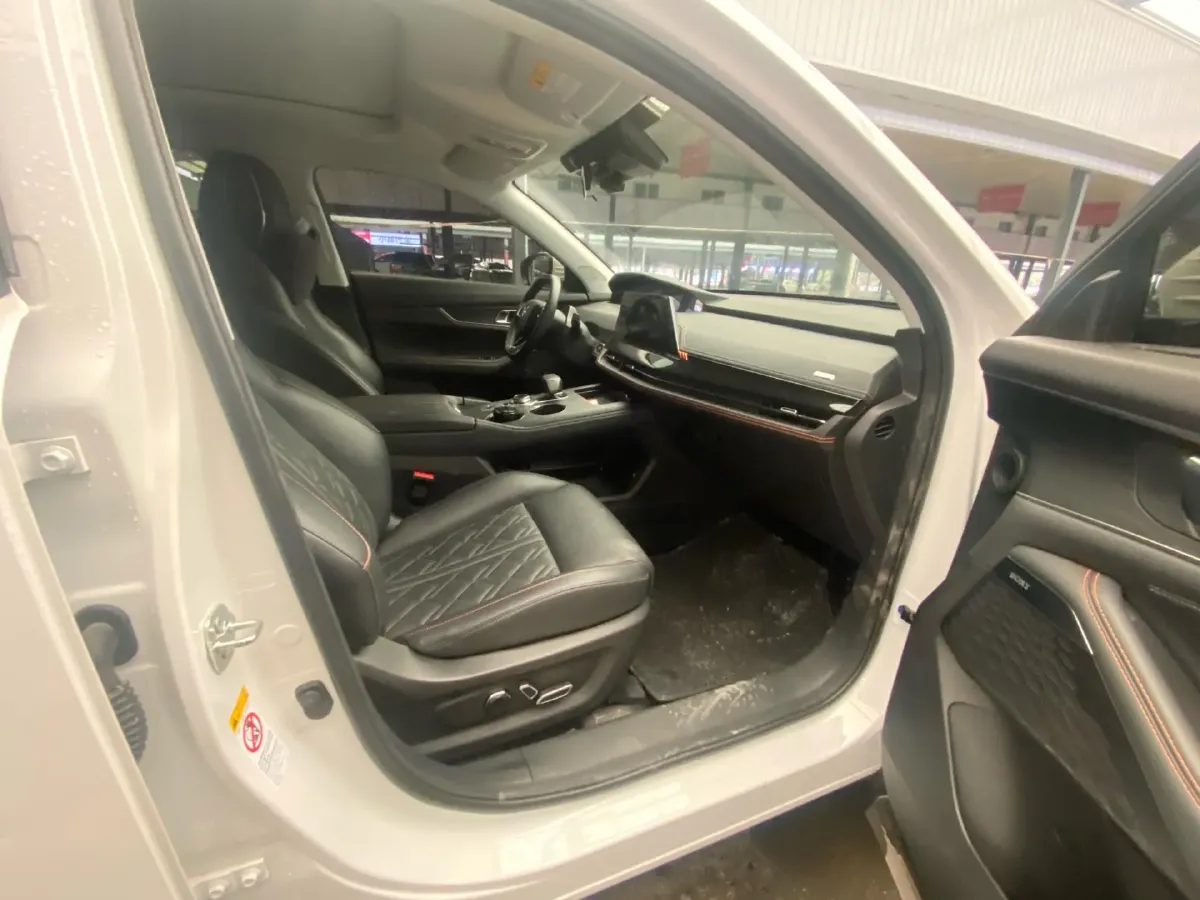 2021 ChangAn UNI-K 2.0T 233HP L4 8AT,autocango,china used car exporter,china ev exporter,chinese used car exporter,chinese used ev exporter