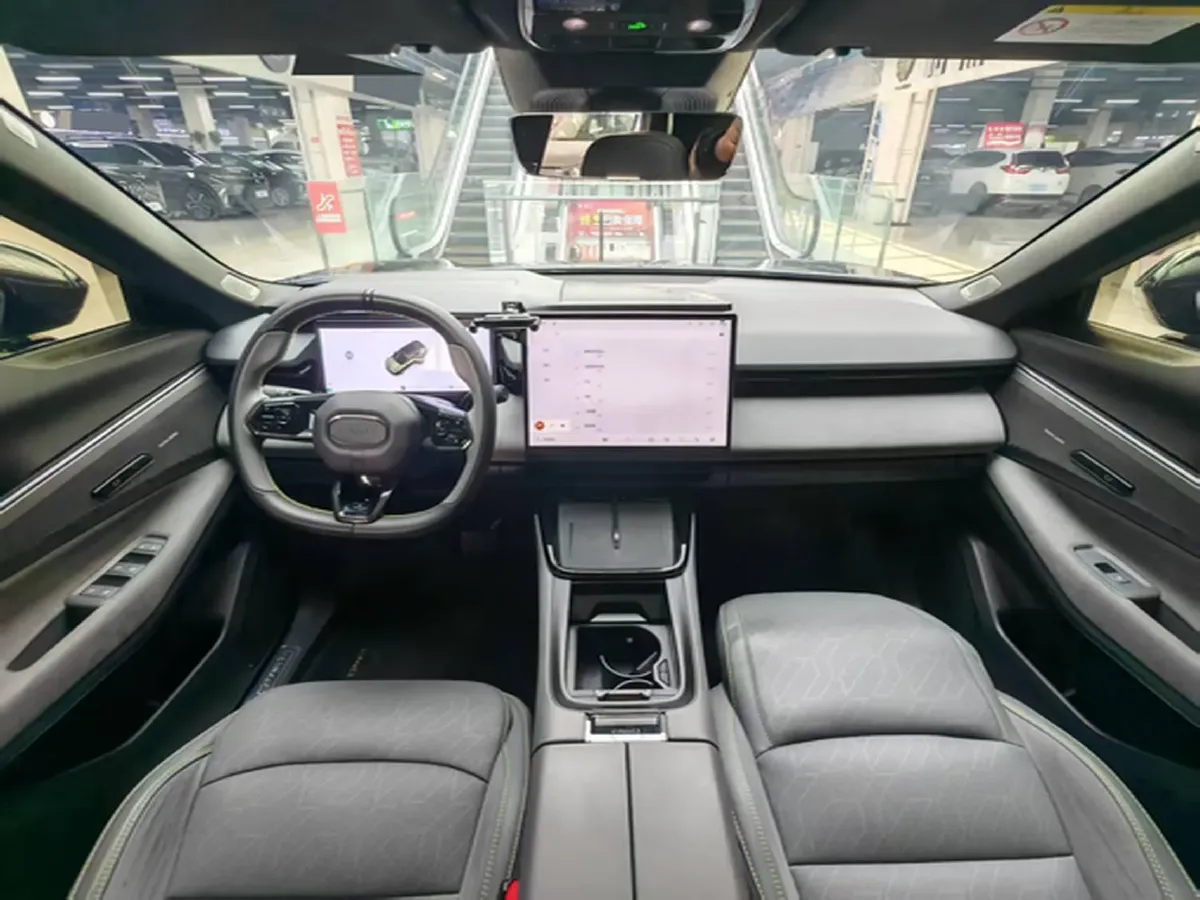 2025 LYNK&CO 08 EM-P 1.5T 163HP L4 3DHT PHEV 21.2KWH,autocango,china used car exporter,china ev exporter,chinese used car exporter,chinese used ev exporter