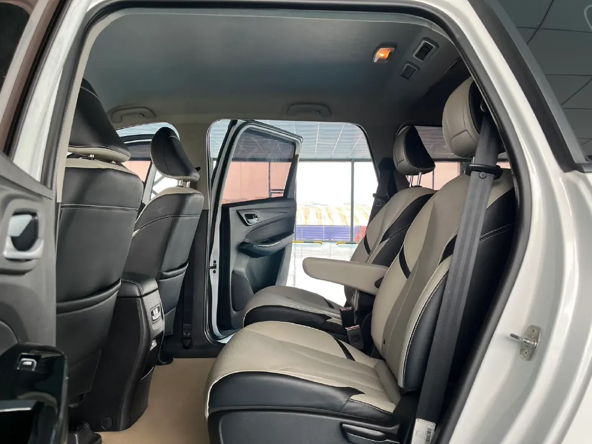 2021 BaoJun 730 1.5T 147HP L4 CVT,autocango,china used car exporter,china ev exporter,chinese used car exporter,chinese used ev exporter