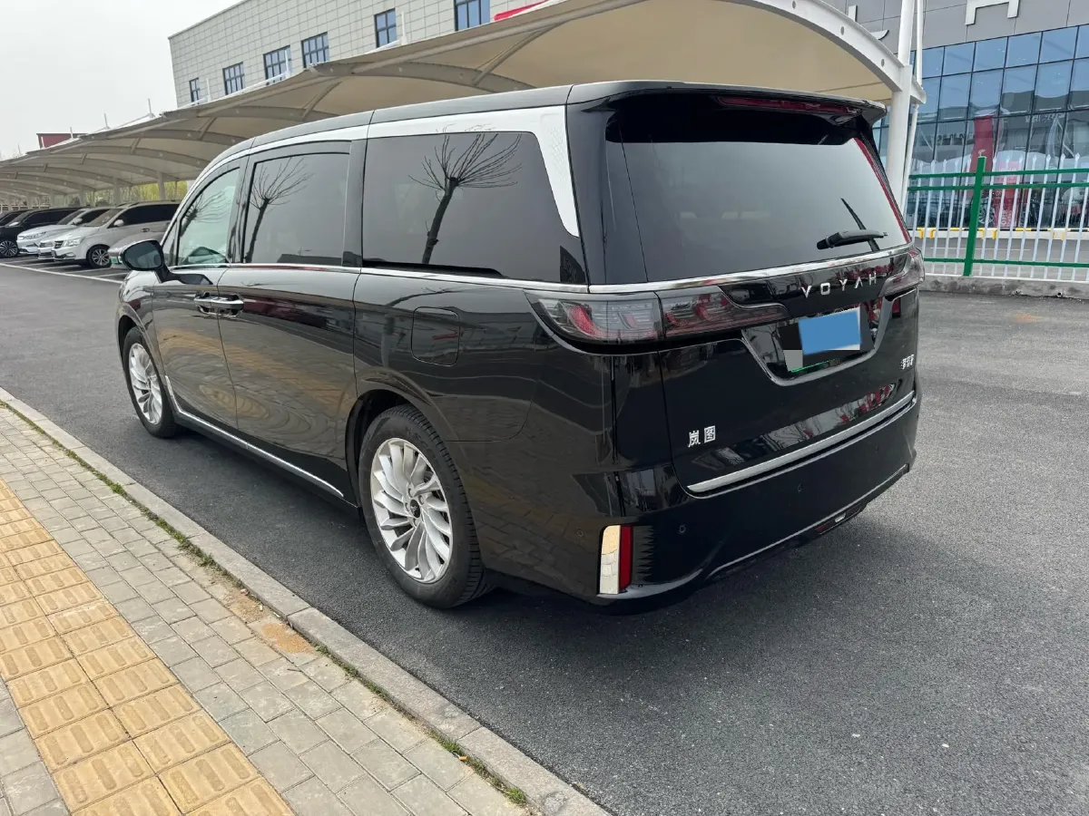 2024 Voyah Dream 1.5T 150HP L4 PHEV 43KWH,autocango,china used car exporter,china ev exporter,chinese used car exporter,chinese used ev exporter