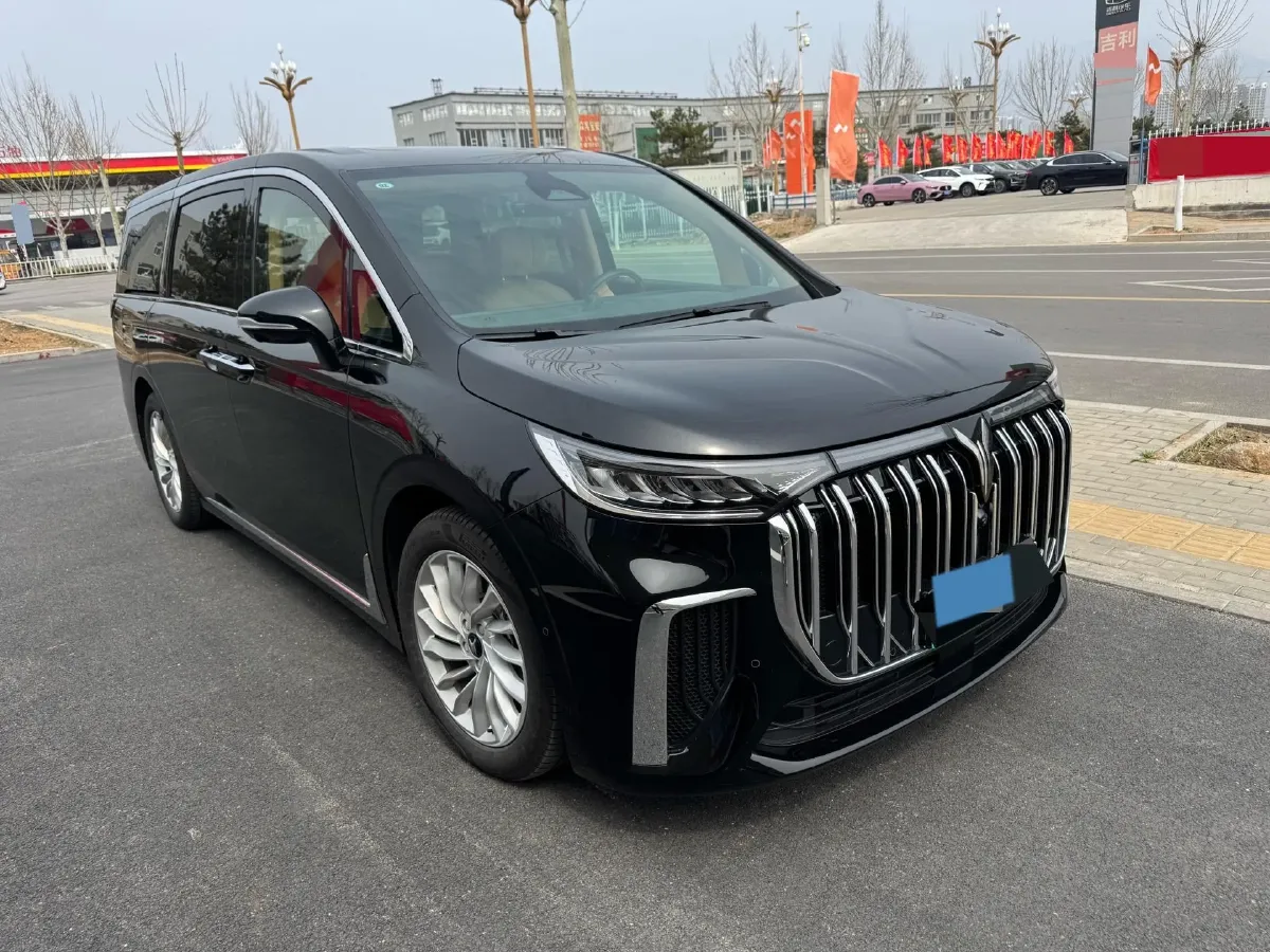 2024 Voyah Dream 1.5T 150HP L4 PHEV 43KWH,autocango,china used car exporter,china ev exporter,chinese used car exporter,chinese used ev exporter