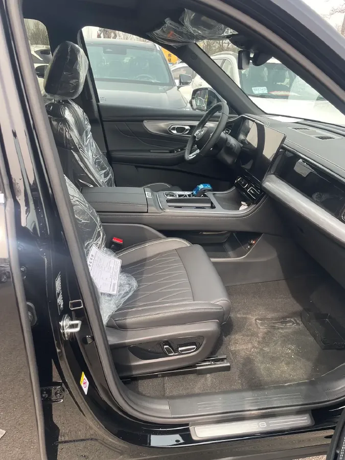 2025 GAC Trumpchi GS8 2.0T 252HP L4 8AT,autocango,china used car exporter,china ev exporter,chinese used car exporter,chinese used ev exporter