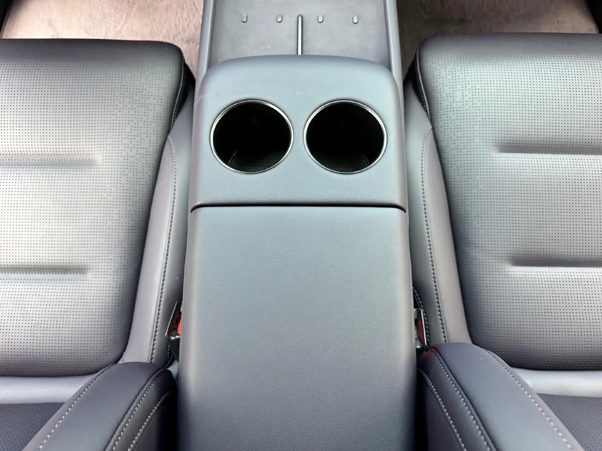 2025 Avatr 06 BEV,autocango,china used car exporter,china ev exporter,chinese used car exporter,chinese used ev exporter