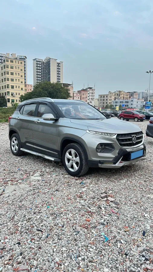 2017 HaiMa S5 Young Edition 1.6L 122HP L4 5MT,autocango,china used car exporter,china ev exporter,chinese used car exporter,chinese used ev exporter