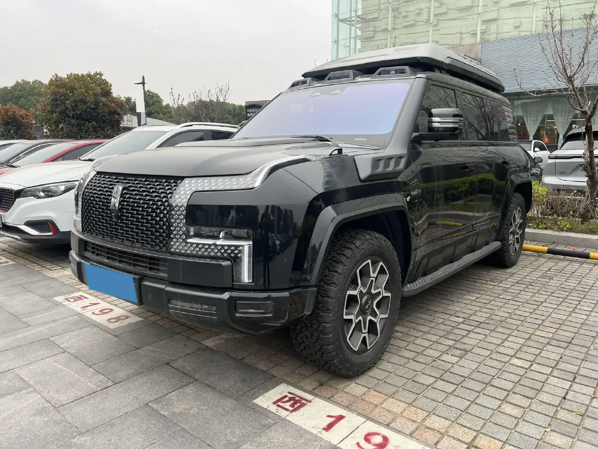 2024 YangWang U8 2.0T 272HP L4 REEV 49.05KWH,autocango,china used car exporter,china ev exporter,chinese used car exporter,chinese used ev exporter