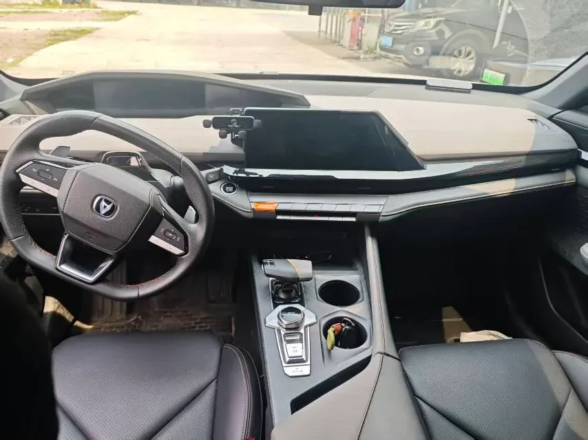 2022 ChangAn UNI-V 1.5T 188HP L4 7DCT,autocango,china used car exporter,china ev exporter,chinese used car exporter,chinese used ev exporter