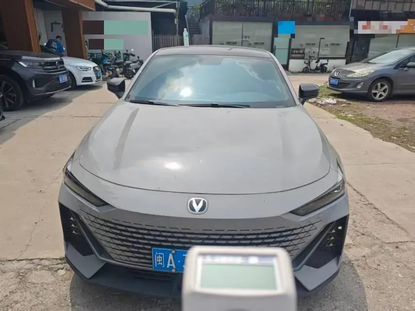 2022 ChangAn UNI-V 1.5T 188HP L4 7DCT,autocango,china used car exporter,china ev exporter,chinese used car exporter,chinese used ev exporter