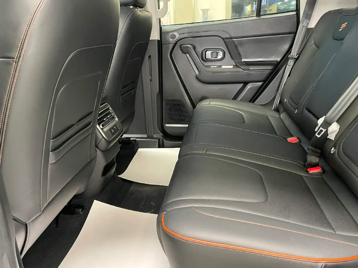 2025 Jetour Traveller 2.0T 254HP L4 7DCT,autocango,china used car exporter,china ev exporter,chinese used car exporter,chinese used ev exporter