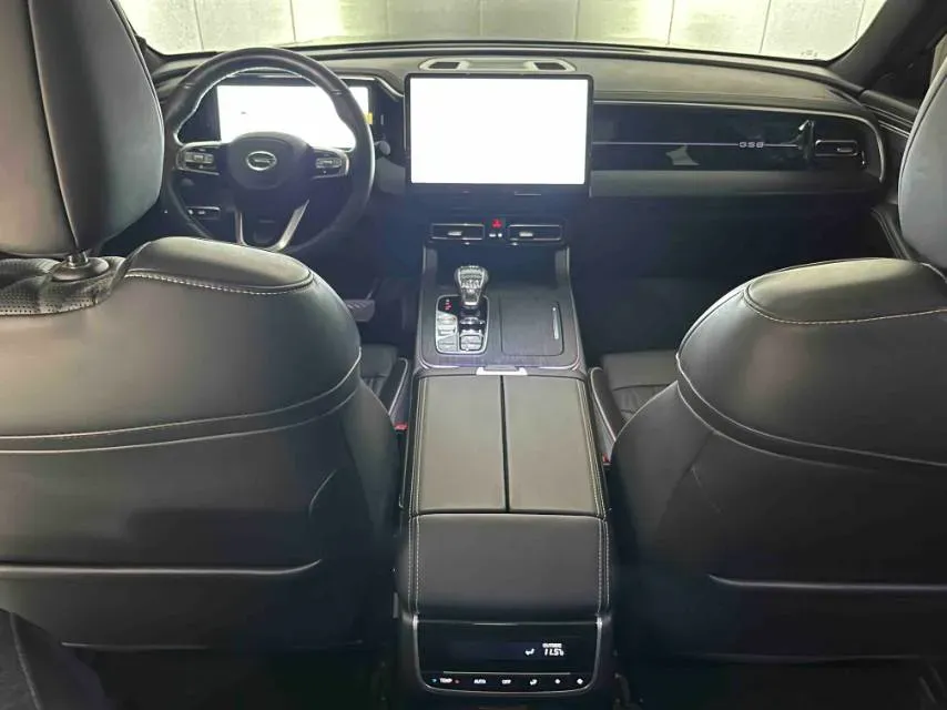 2024 GAC Trumpchi GS8 2.0T 252HP L4 8AT,autocango,china used car exporter,china ev exporter,chinese used car exporter,chinese used ev exporter