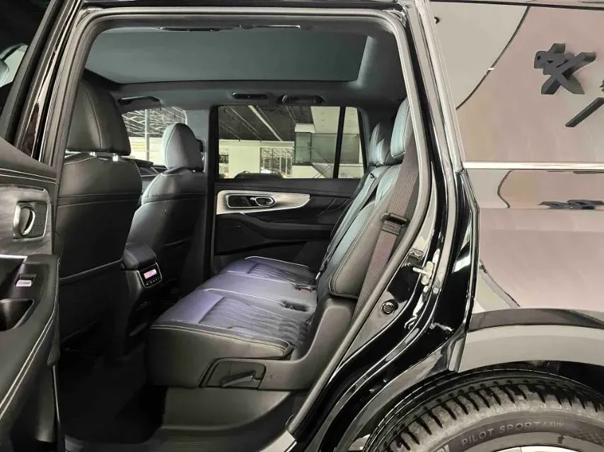 2024 GAC Trumpchi GS8 2.0T 252HP L4 8AT,autocango,china used car exporter,china ev exporter,chinese used car exporter,chinese used ev exporter