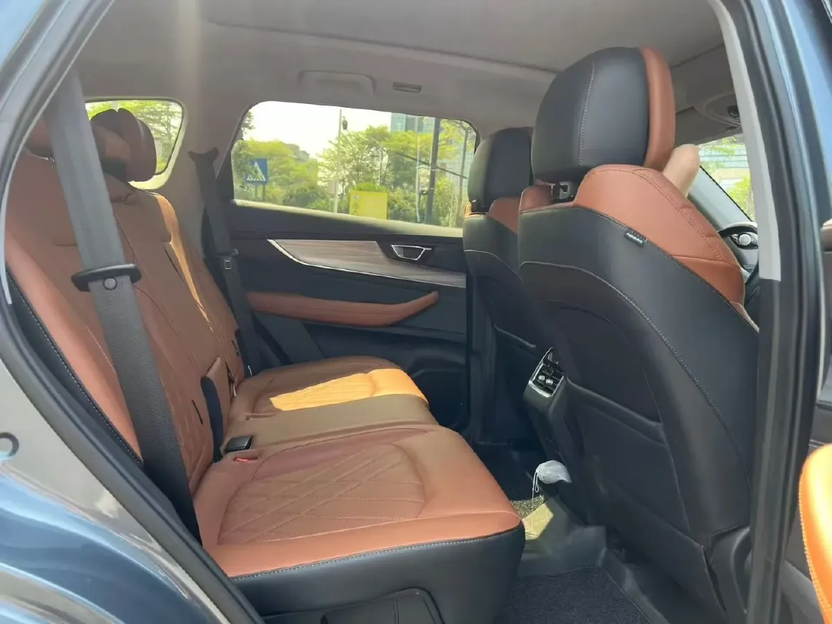 2021 Chery Tiggo 8 Plus 1.6T 197HP L4 7DCT,autocango,china used car exporter,china ev exporter,chinese used car exporter,chinese used ev exporter