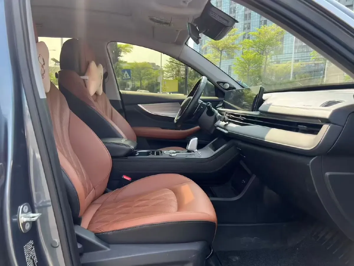 2021 Chery Tiggo 8 Plus 1.6T 197HP L4 7DCT,autocango,china used car exporter,china ev exporter,chinese used car exporter,chinese used ev exporter