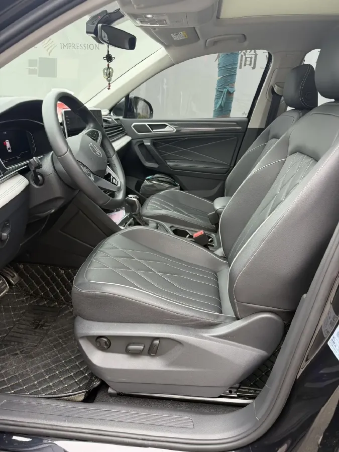 2024 Volkswagen Tiguan L 2.0T 186HP L4 7DCT,autocango,china used car exporter,china ev exporter,chinese used car exporter,chinese used ev exporter