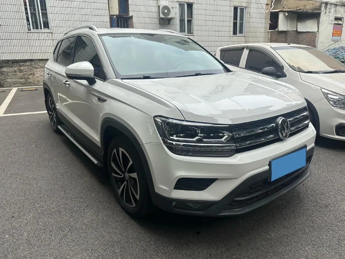 2019 MINI MINI 1.5T 102HP L3 7DCT,autocango,china used car exporter,china ev exporter,chinese used car exporter,chinese used ev exporter